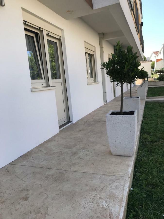 Helada Apartments 티바트 외부 사진